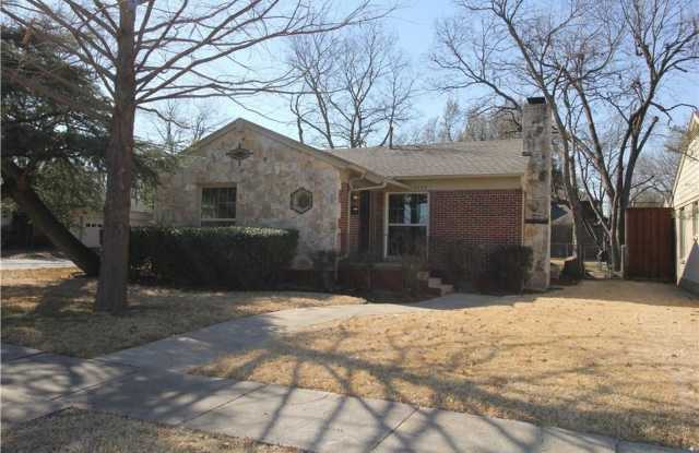 Stonewall Park Neighborhood 2-Bedroom 1-Bath home with 2-Car Garage - 4303 Delmar Avenue, Dallas, TX 75206