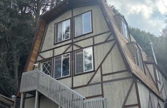 Beautiful Cabin Stlye Home in Pine Moutain Club! Fully Furnished - Available for immeidate long term lease! photos photos