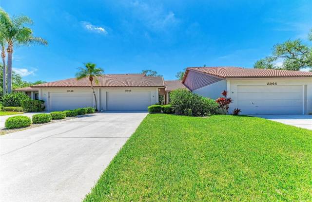 3946 WILSHIRE Circle E Gallery 2