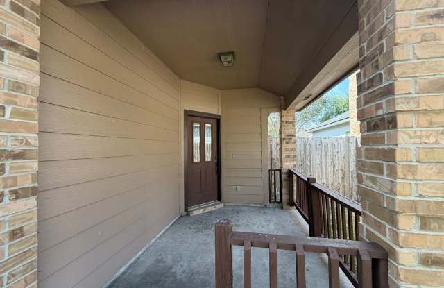 FOUR BEDROOM TWO BATH ON THE SOUTH SIDE! Gallery 3