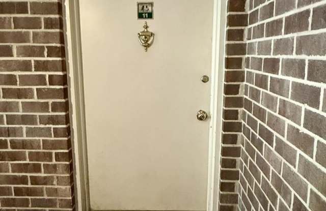 1520 NORTHGATE SQ #11B Gallery 2