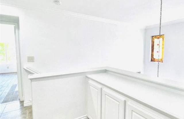 651 Ambrose Lane Gallery 2