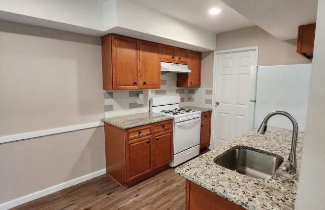 103 LEXINGTON COURT Gallery 2