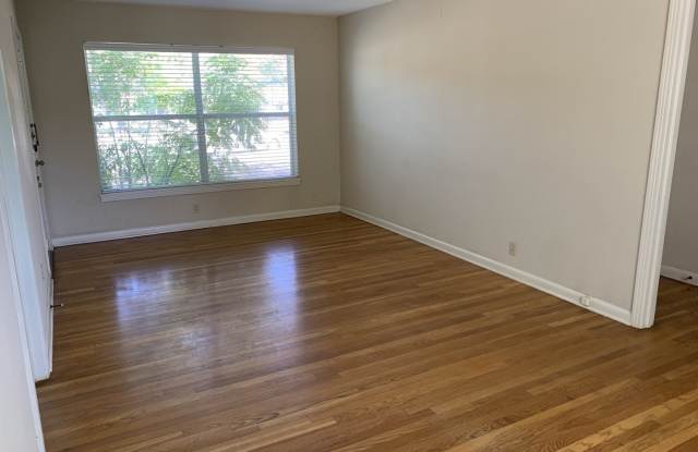 111 LADDIE PL Gallery 4