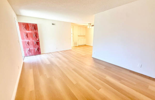Newly Remodeled 3 Bedroom Condo with Assigned Parking Gallery 4