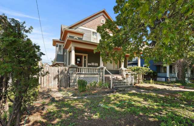 927 E Augusta Ave photos photos