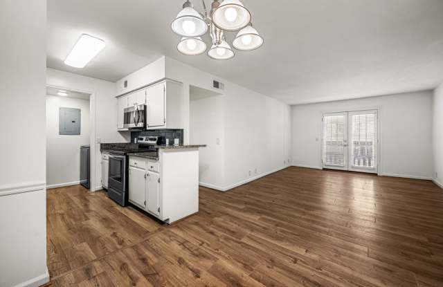 2905 Burch Avenue photos photos