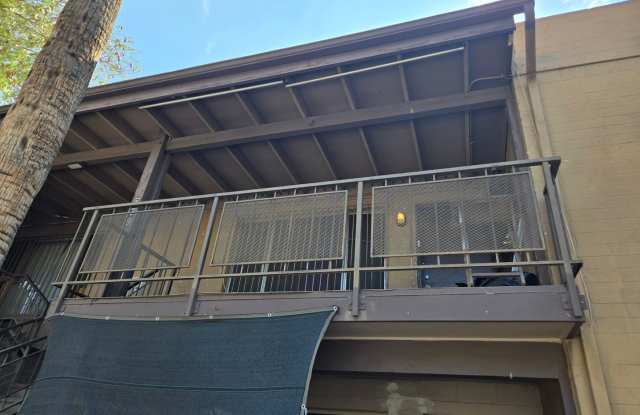 Spacious 3 bed, 2 bath upstairs, condo in Central Phoenix photos photos