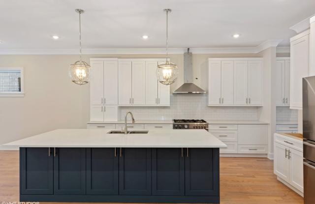 Condo Quality 3,400 SF Duplex Down in Roscoe Village, Pet Friendly - 3122 North Clybourn Avenue, Chicago, IL 60618 Condo Quality 3,400 SF Duplex Down in Roscoe Village, Pet Friendly - 3122 North Clybourn Avenue, Chicago, IL 60618