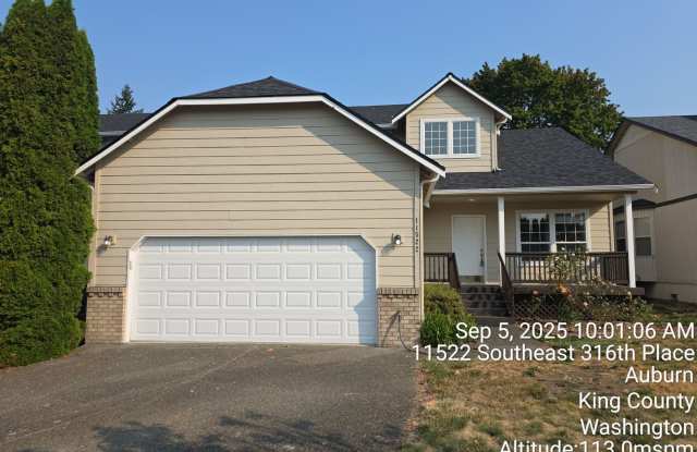 Rental home - Lea Hill area, Two story - 3 bedroom, 2.5 bath and 2 car garage, Available NOW! photos photos