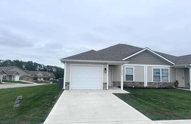 3 Bed | 2 Bath | 1 Car Garage Single Level Duplex in Kansas City w/ Move In Special (First Month Free) Gallery 1