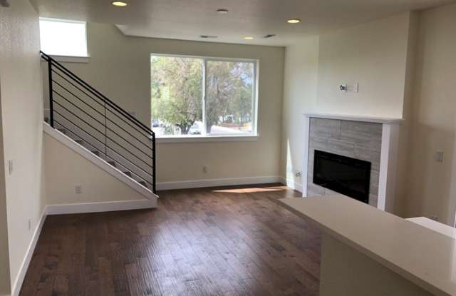 1340 Sheridan Boulevard Gallery 4