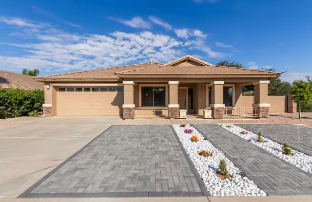 Great Gilbert Location- 3bed/2 bath with large office - 3888 East Bancroft Court, Gilbert, AZ 85297
