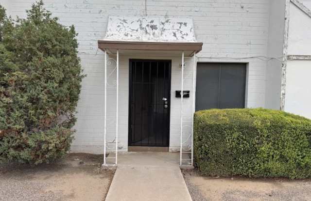 4606 North 71st Lane Gallery 2