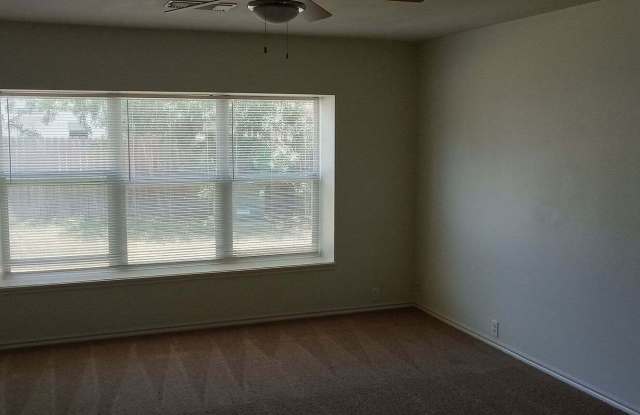 15803 Borwick Ln Gallery 4