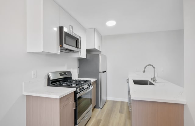 4006 Emerald St photos photos