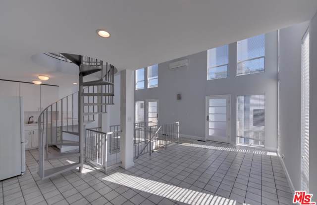 114 FLEET Street - 114 E Fleet St, Los Angeles, CA 90292