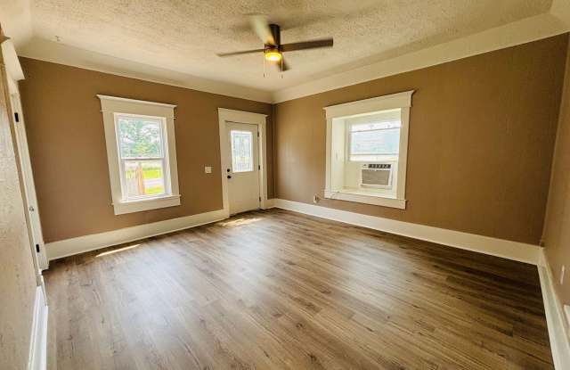 Cute & Newly Upgraded 1-Bedroom Home in Derby with Spacious Yard! Gallery 4