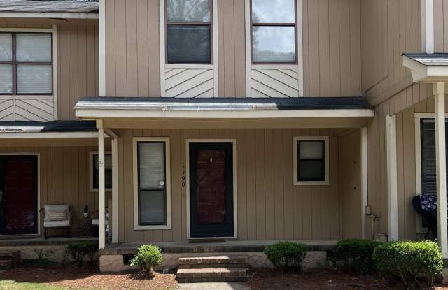 1190 Wrenwood Court. (One Small Pet Welcome) - 1190 Wrenwood Court, Fayetteville, NC 28303