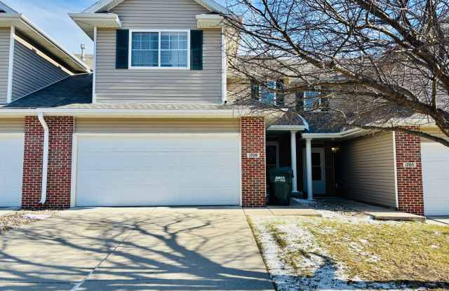 Beautiful Townhouse in Elkhorn School District photos photos