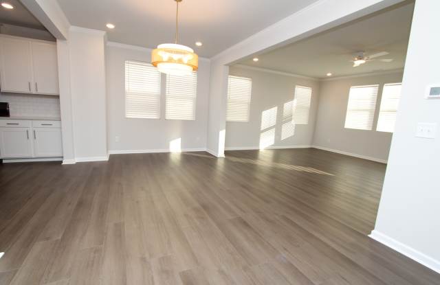 510 Light Oak Way Gallery 2