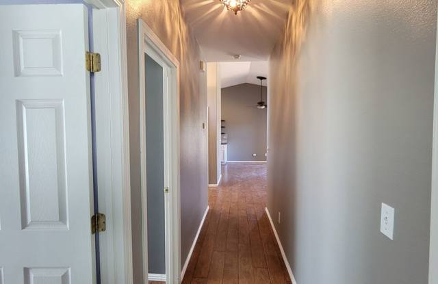NW 3 bedroom home! Gallery 3
