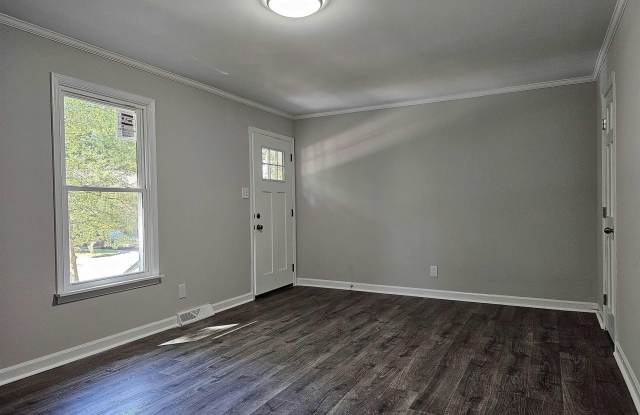 5906 Applewood Lane Gallery 4