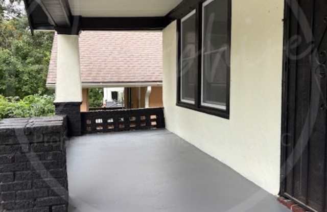 1508 East 49th Terrace Gallery 2