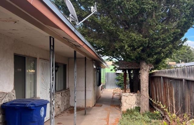 816 Ortiz Drive SE - 816 Ortiz Drive Southeast, Albuquerque, NM 87108