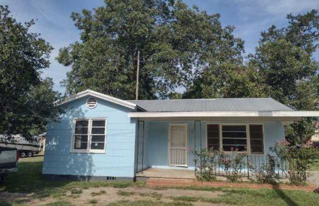 Cozy 3 bedroom in Downtown Funston Gallery 3