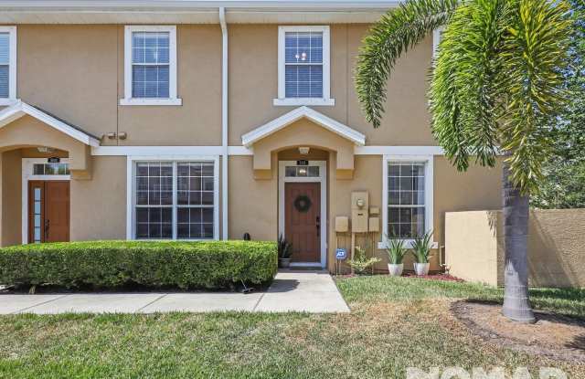 3 Bedroom Townhome in Saint Petersburg - 5105 6th Way North, St. Petersburg, FL 33703