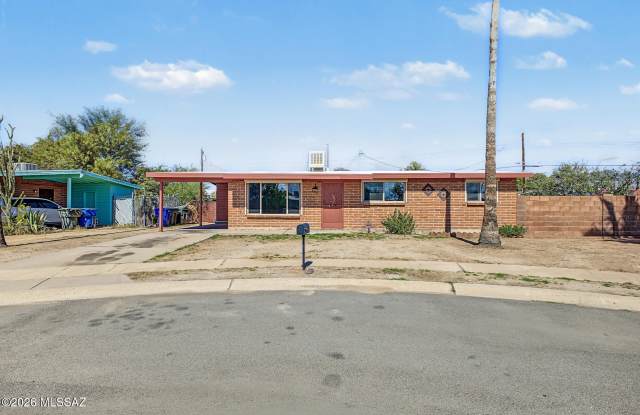 140 W Knox Drive Gallery 1