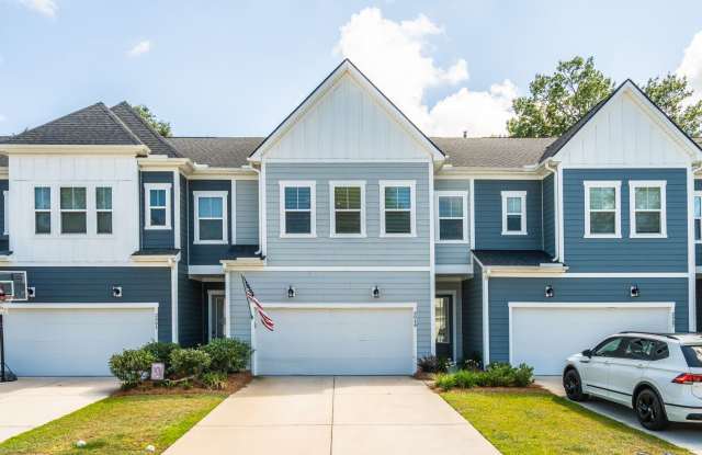 3 Bed 2.5 Bath in Emma Lane Townes of Mount Pleasant Gallery 3