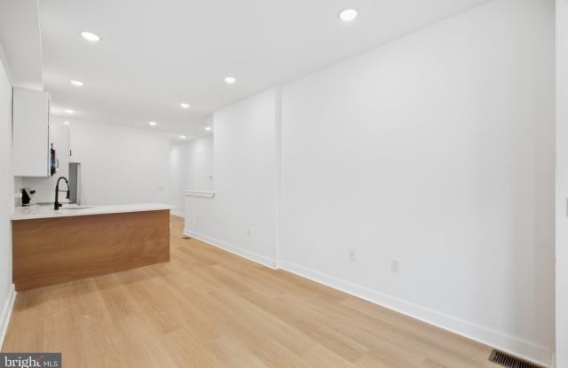 2506 N 12TH Street Gallery 3