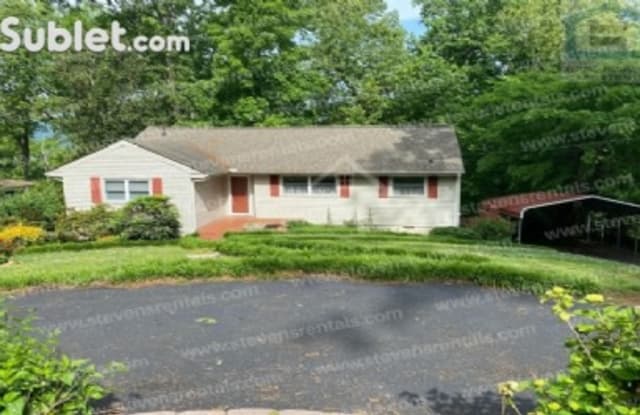 561 W Shadowlawn Dr - 561 West Shadowlawn Drive, Chattanooga, TN 37404