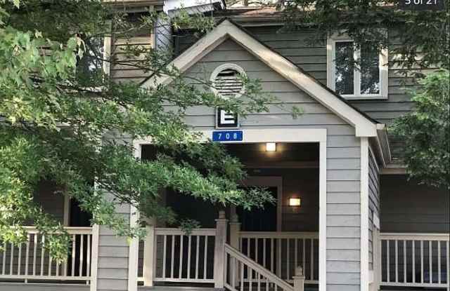 Room in 2 Bedroom Home in Chapel Hill photos photos