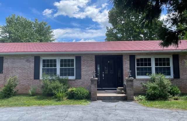 4 Bedroom 3.5 bath Home for Rent in Hershey PA photos photos