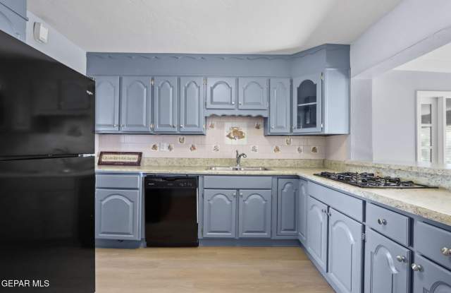 390 ARVIN Circle Gallery 4