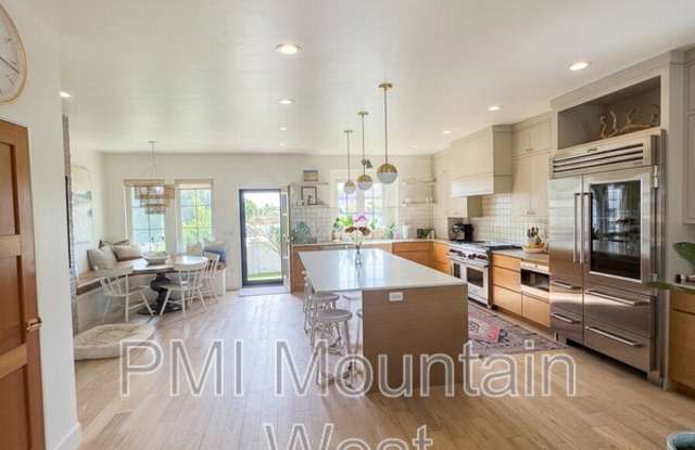 703 N. 920 E. photos photos