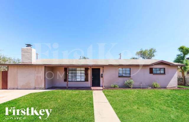2118 West Montebello Avenue photos photos