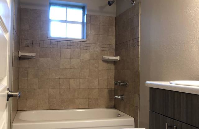 6635 Carleton Avenue South - B Gallery 2