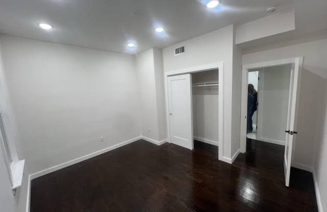 218 49TH ST Gallery 4
