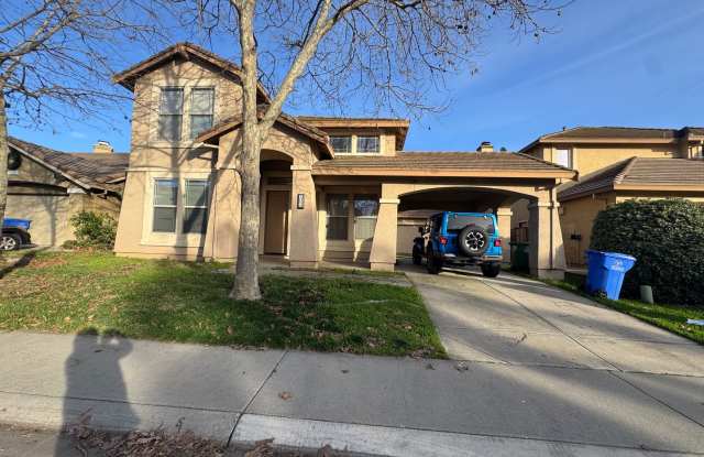 Beautiful Home with 4 Bedrooms and 3 Bathrooms in a Convenient Location! photos photos