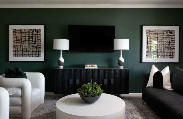 Hurstbourne Grand Gallery 2
