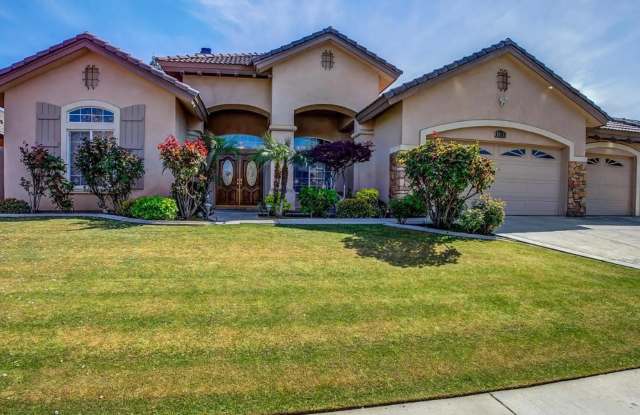 Amazing Home for Rent - 9813 Fitzgerald Drive, Bakersfield, CA 93311