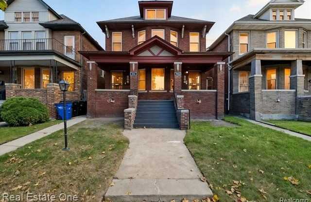 304 Hendrie Street photos photos