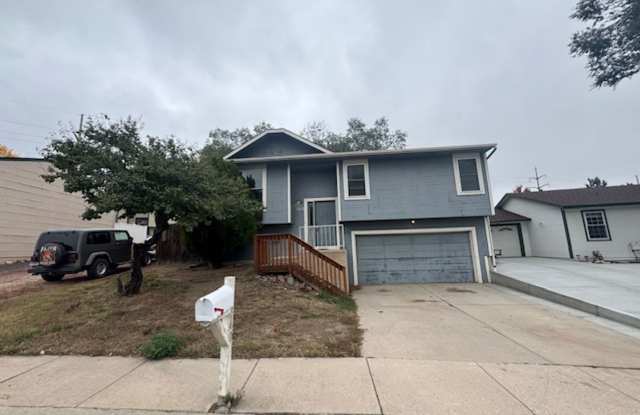 4BD HOME with 2-CAR GARAGE close to Downtown Col Spgs! - Security Deposit Waiver Available - 560 Prestonwood Drive, Colorado Springs, CO 80907