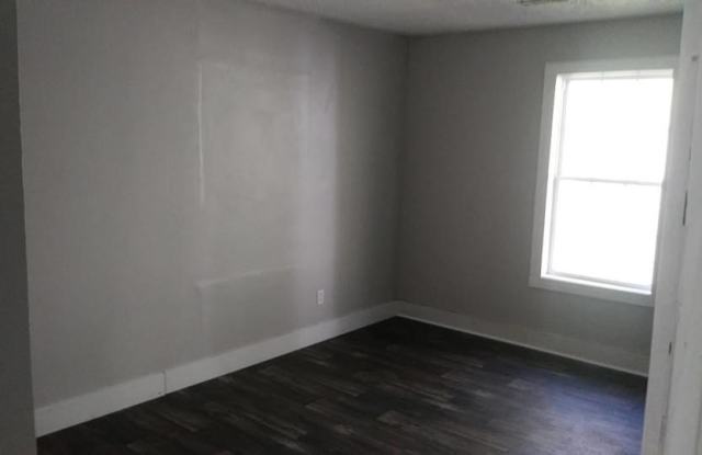 332 Ridge Avenue Gallery 3