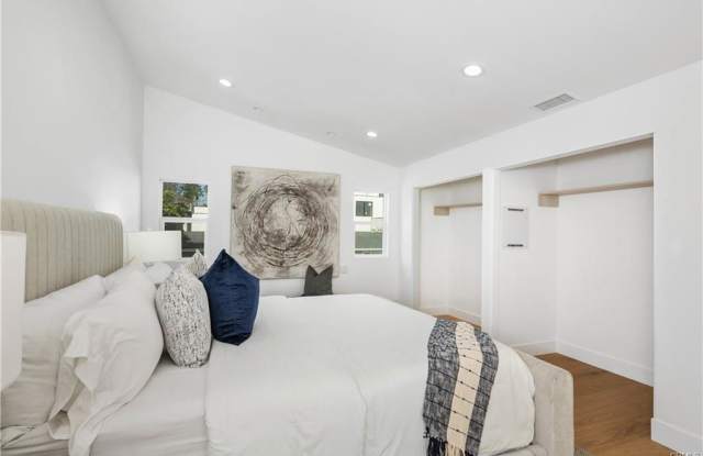 520 Iris Avenue photos photos