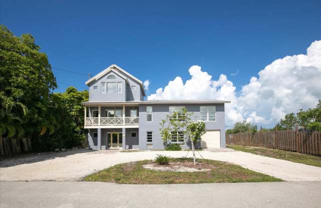 9 Blue Water Drive Gallery 1